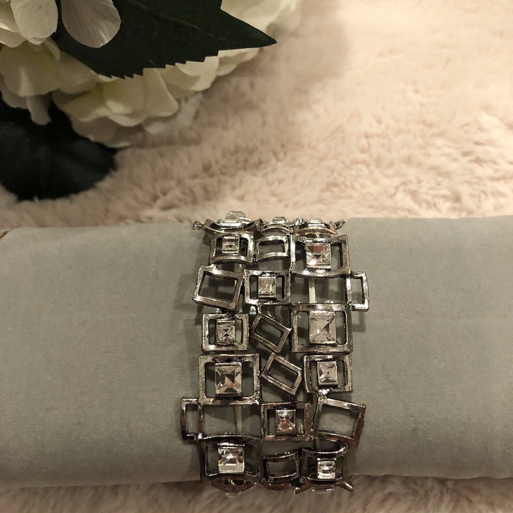 🆕 Rhinestone Stretch Silvertone Expression Bracelet